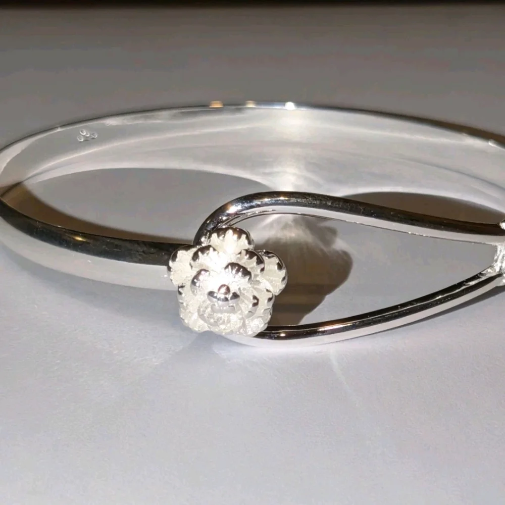 Elegant 925 Sterling Silver Women's Bracelet